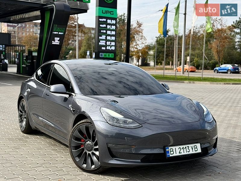 Седан Tesla Model 3 2022 в Кривом Роге