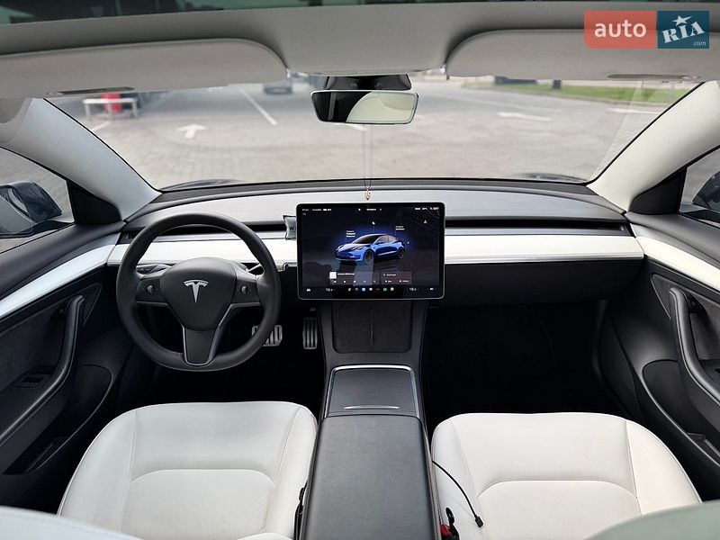 Седан Tesla Model 3 2022 в Кривому Розі