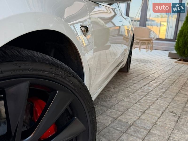 Седан Tesla Model 3 2019 в Одесі