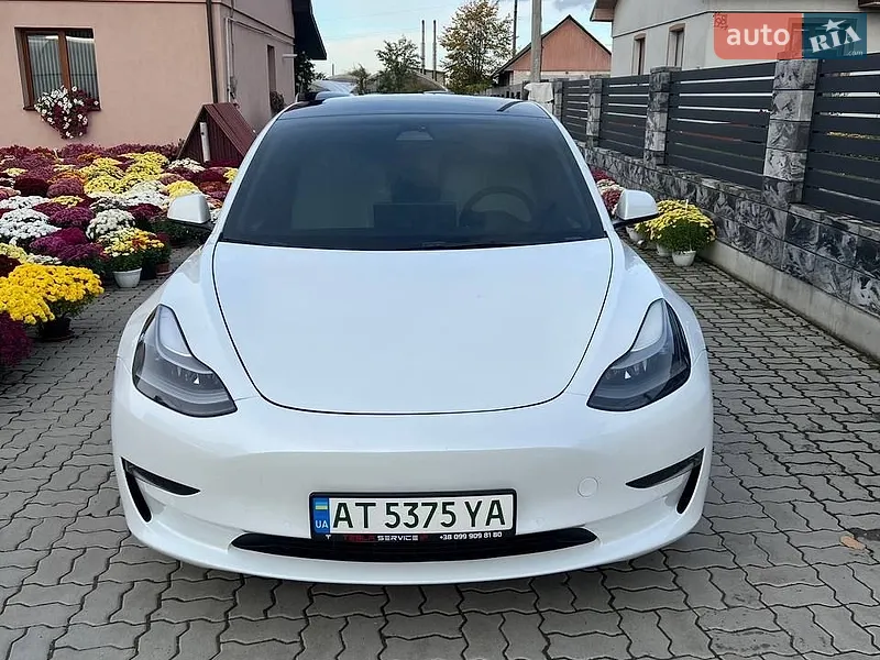Tesla Model 3 2022