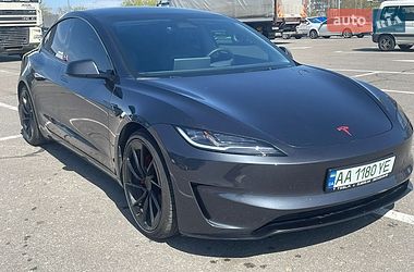 Седан Tesla Model 3 2024 в Києві
