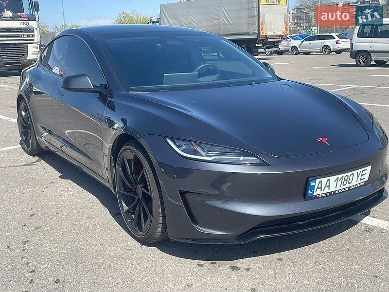 Седан Tesla Model 3 2024 в Києві