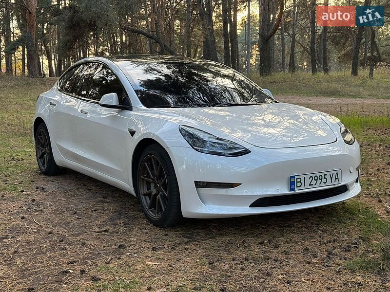 Седан Tesla Model 3 2020 в Кременчуге