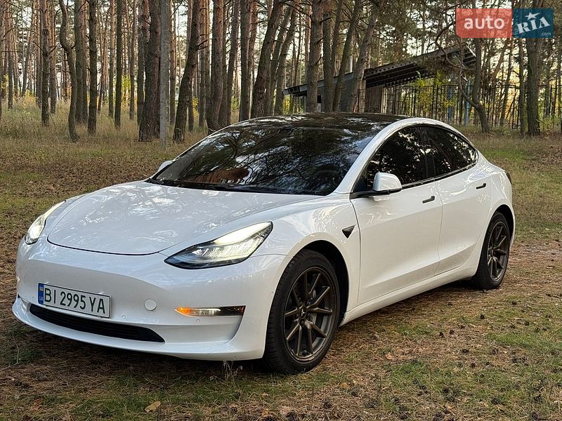 Tesla Model 3 2020