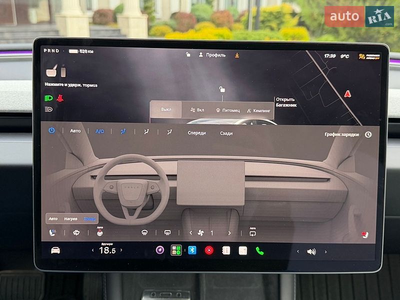 Седан Tesla Model 3 2025 в Стрию