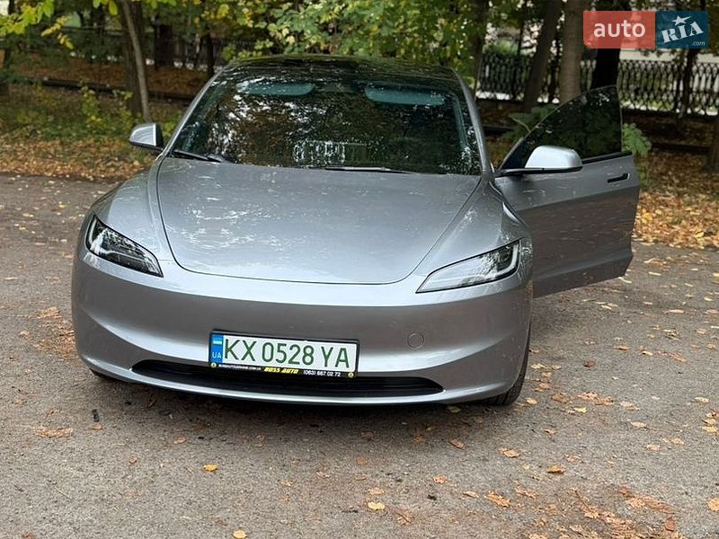 Седан Tesla Model 3 2025 в Львові