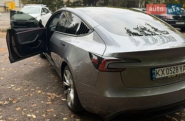 Седан Tesla Model 3 2025 в Львові