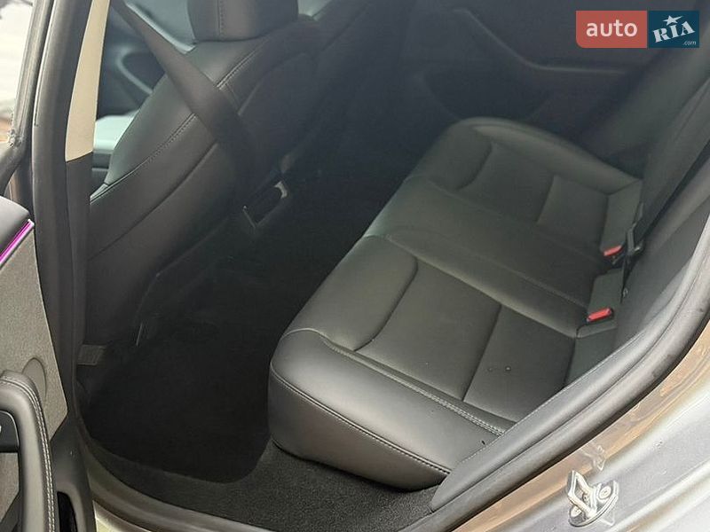 Седан Tesla Model 3 2025 в Львові