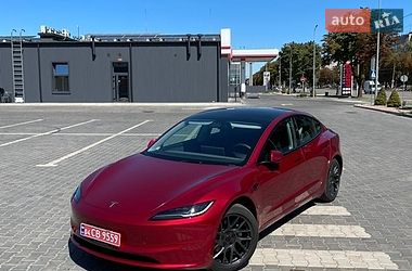 Седан Tesla Model 3 2025 в Кривому Розі