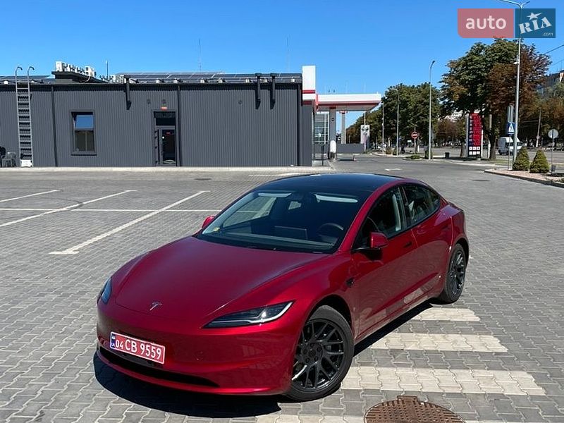 Седан Tesla Model 3 2025 в Кривому Розі