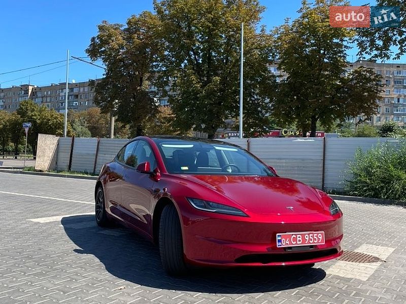 Седан Tesla Model 3 2025 в Кривому Розі