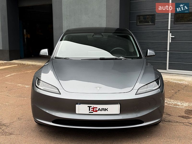 Седан Tesla Model 3 2024 в Києві