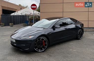 Седан Tesla Model 3 2024 в Вишневому