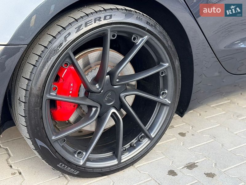Седан Tesla Model 3 2024 в Дубно