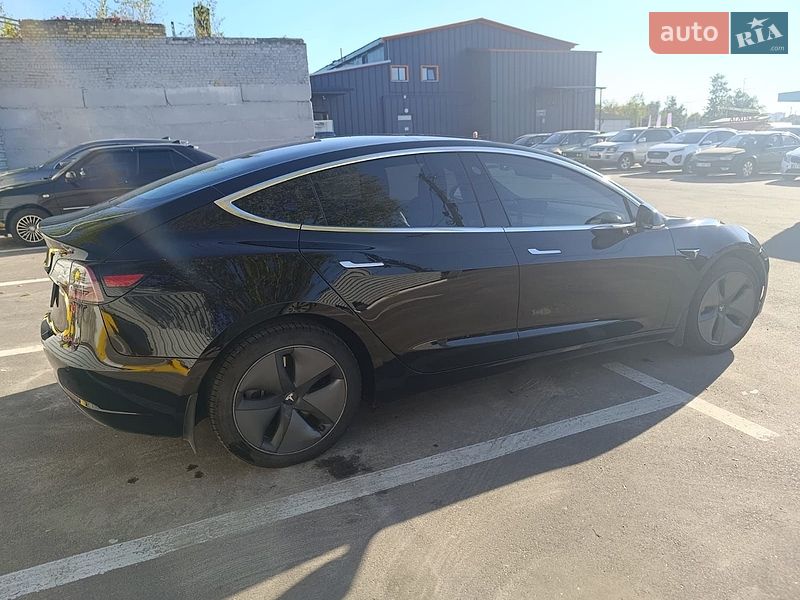Седан Tesla Model 3 2019 в Ирпене