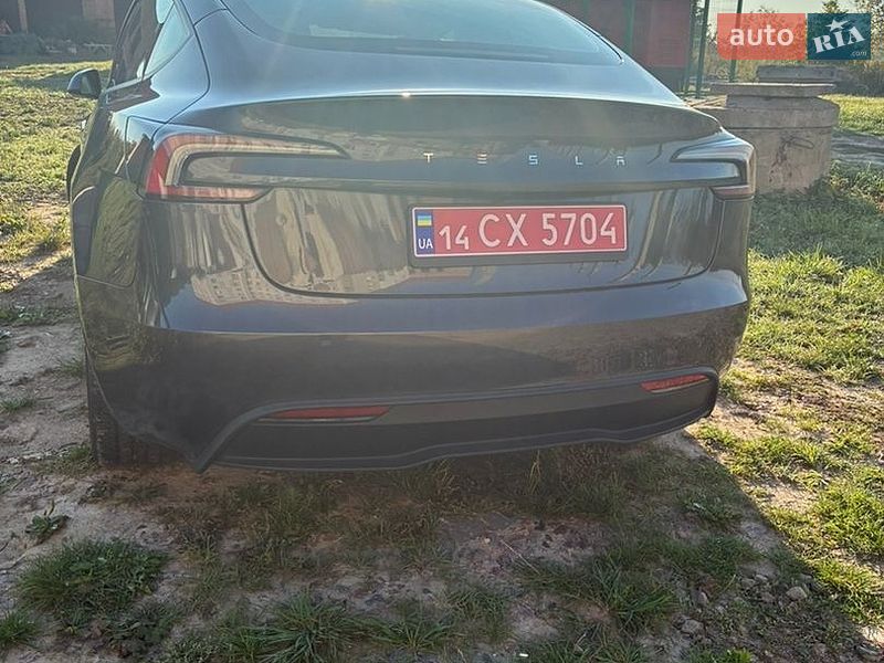 Седан Tesla Model 3 2024 в Рівному