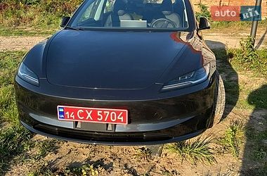 Седан Tesla Model 3 2024 в Рівному