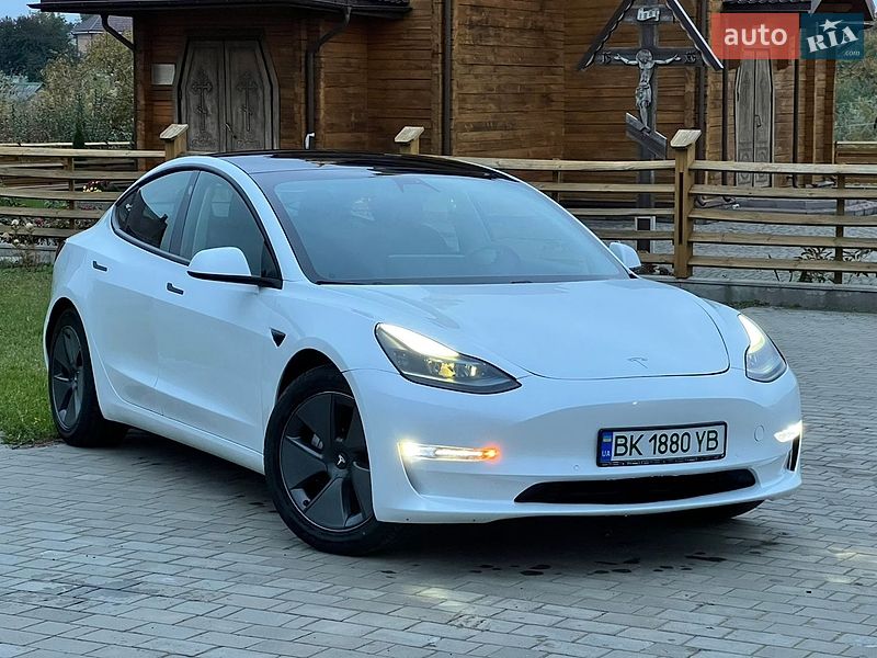 Tesla Model 3 2021