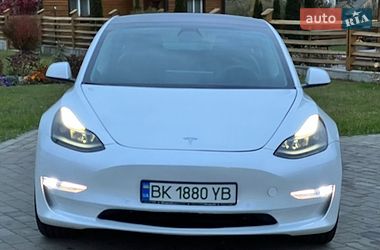Седан Tesla Model 3 2021 в Луцке