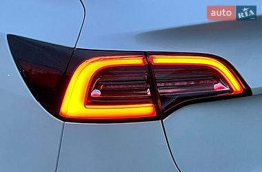 Седан Tesla Model 3 2021 в Луцке
