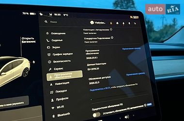 Седан Tesla Model 3 2021 в Луцке