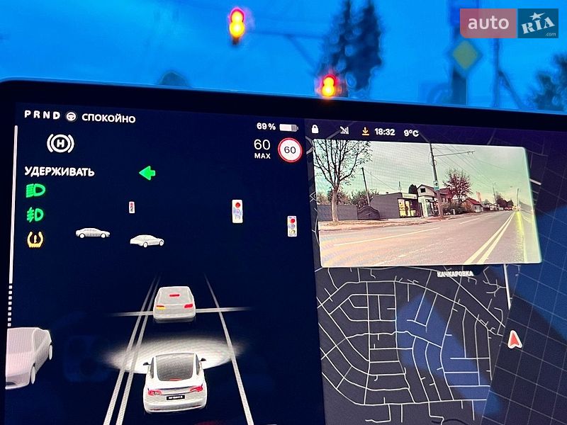 Седан Tesla Model 3 2021 в Луцке