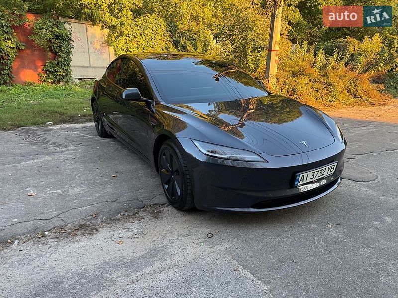Седан Tesla Model 3 2024 в Киеве