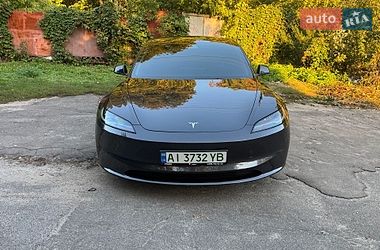 Седан Tesla Model 3 2024 в Киеве