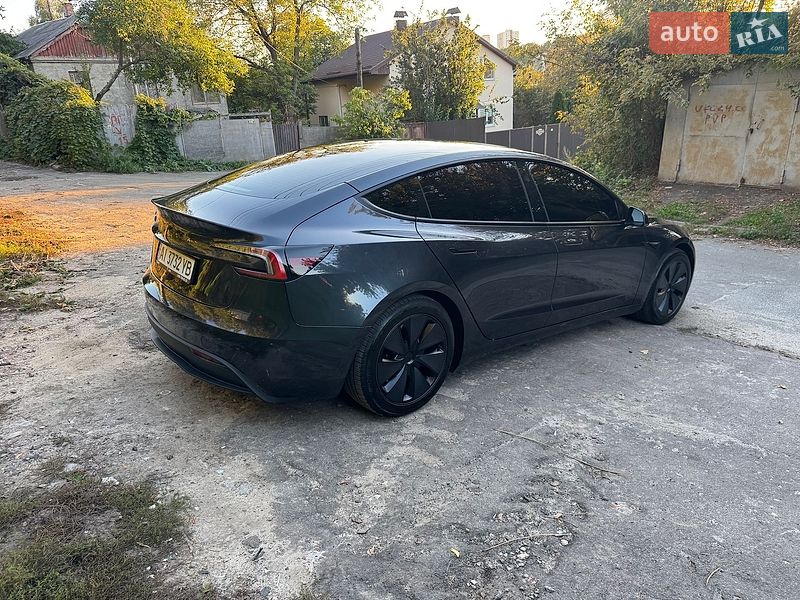 Седан Tesla Model 3 2024 в Киеве
