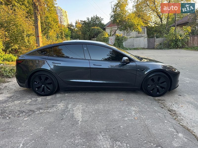 Седан Tesla Model 3 2024 в Киеве