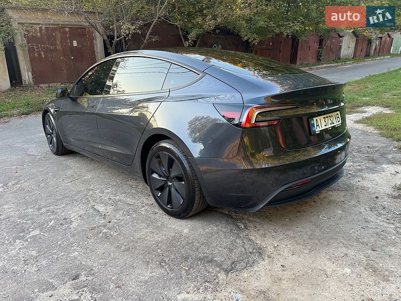 Седан Tesla Model 3 2024 в Киеве