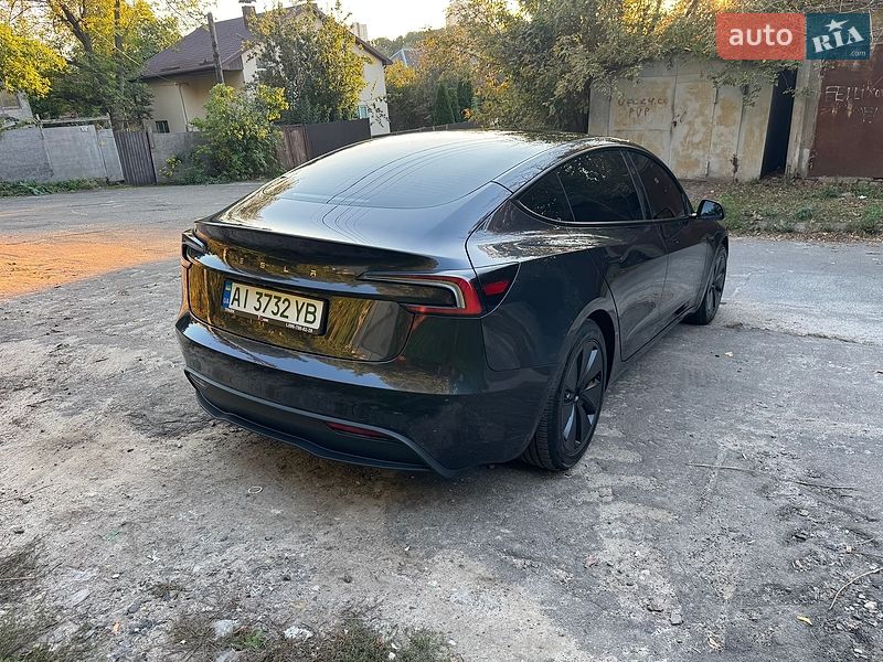 Седан Tesla Model 3 2024 в Киеве