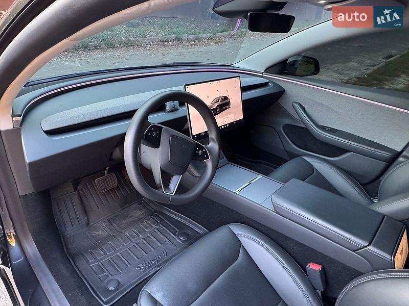 Седан Tesla Model 3 2024 в Киеве