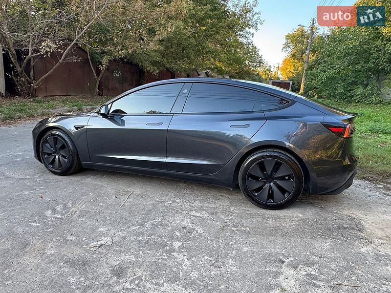 Седан Tesla Model 3 2024 в Киеве