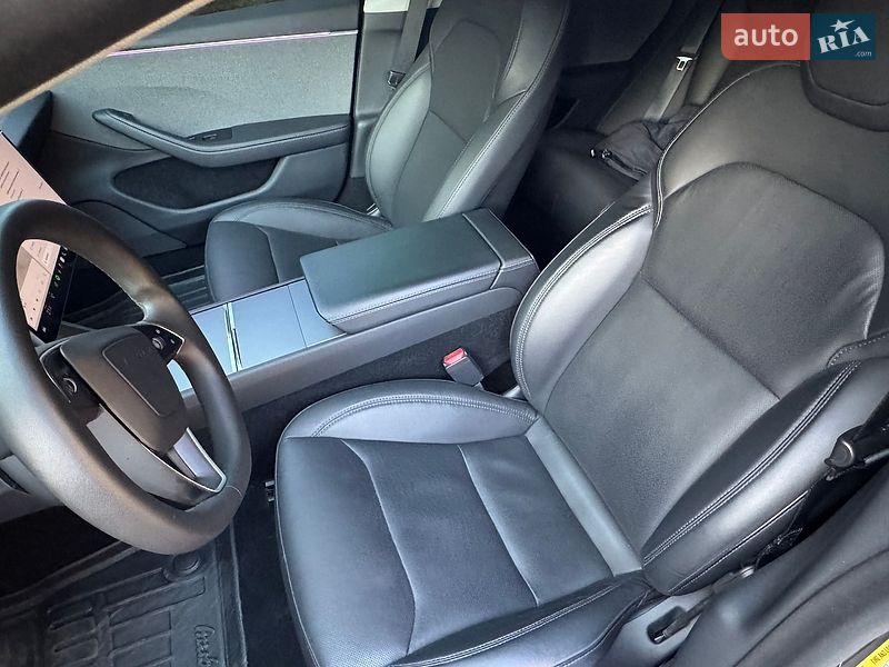 Седан Tesla Model 3 2024 в Киеве
