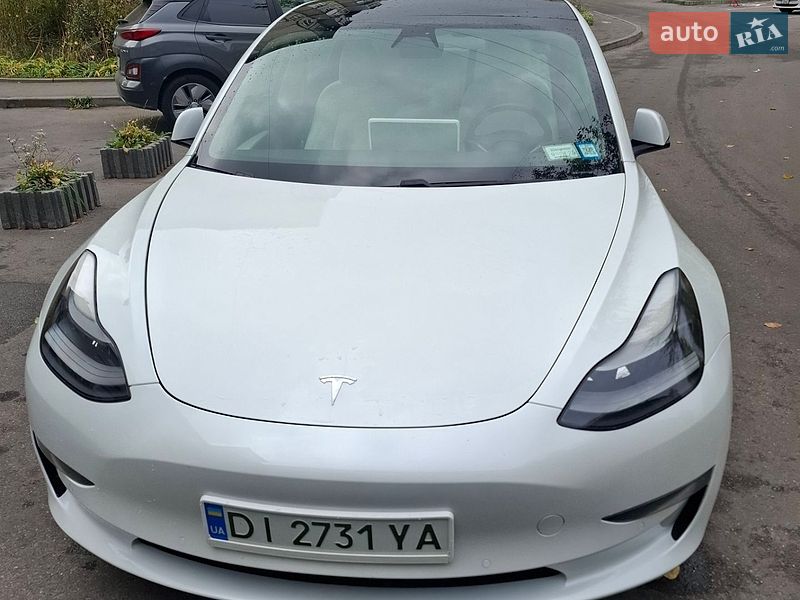 Седан Tesla Model 3 2021 в Виннице