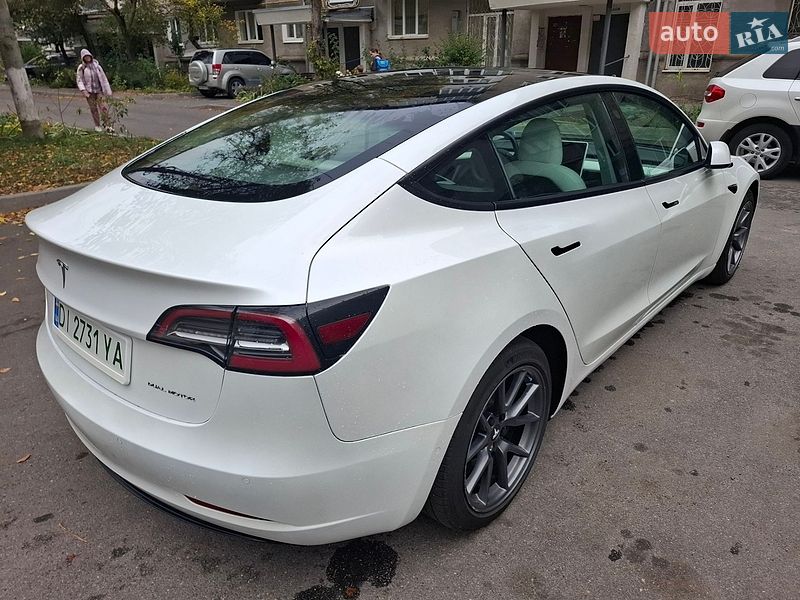 Седан Tesla Model 3 2021 в Виннице