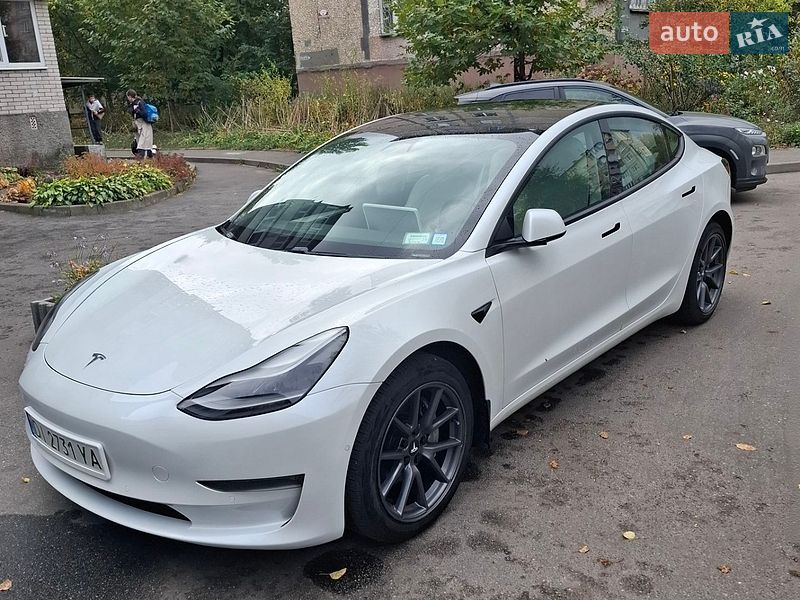 Седан Tesla Model 3 2021 в Виннице
