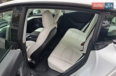 Седан Tesla Model 3 2021 в Виннице