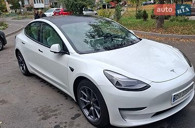 Седан Tesla Model 3 2021 в Виннице