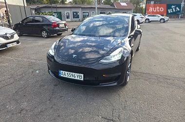 Седан Tesla Model 3 2021 в Киеве