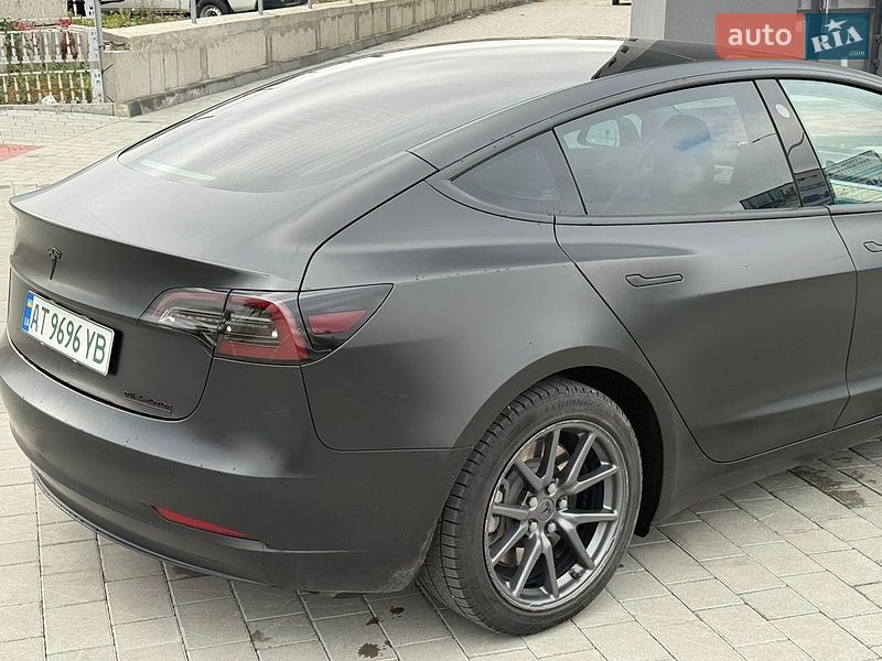 Седан Tesla Model 3 2020 в Ивано-Франковске