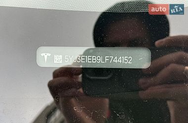 Седан Tesla Model 3 2020 в Ивано-Франковске