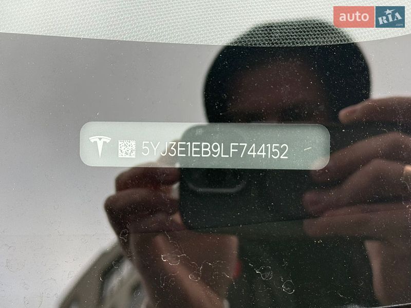 Седан Tesla Model 3 2020 в Ивано-Франковске
