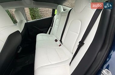 Седан Tesla Model 3 2023 в Кропивницком