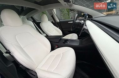 Седан Tesla Model 3 2023 в Кропивницком