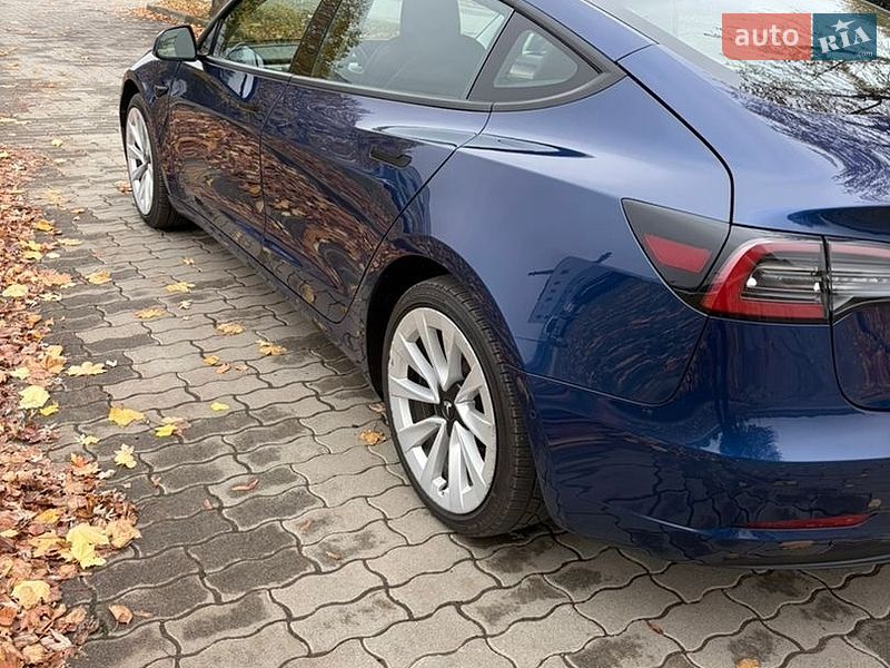 Седан Tesla Model 3 2022 в Сокале