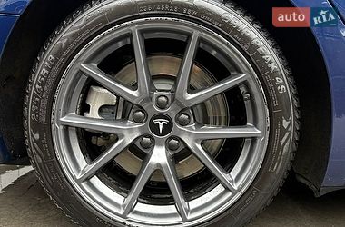 Седан Tesla Model 3 2023 в Києві
