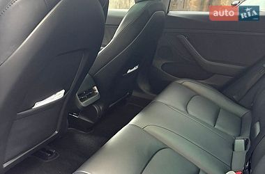 Седан Tesla Model 3 2023 в Києві