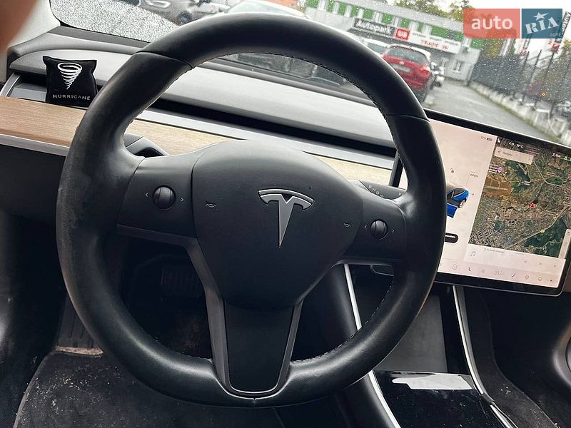 Седан Tesla Model 3 2019 в Киеве